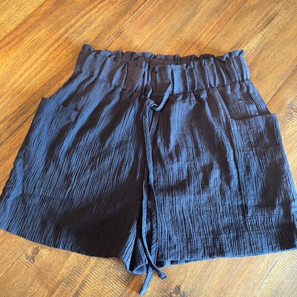Cotton Bleu casual shorts - Picture 1 of 2